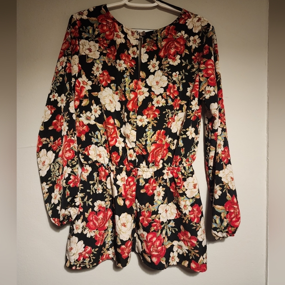 NWT One Clothing women's Floral tunic, Size M, elastic waist, side pockets - Picture 3 of 6